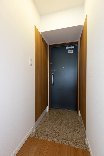 ※写真は同タイプ住戸です。(玄関)