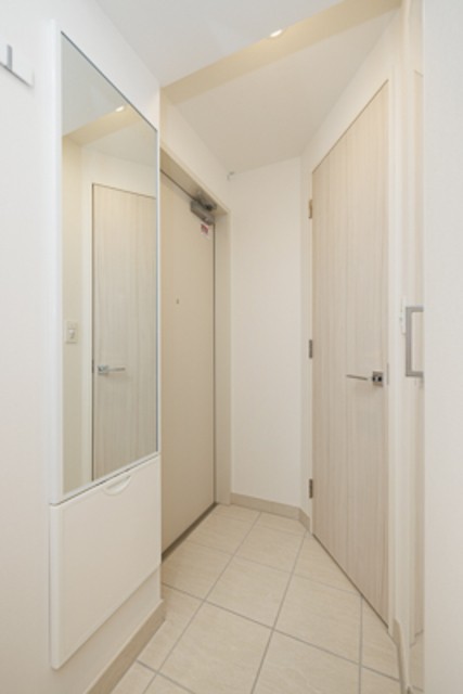 ※写真は同タイプ住戸です。(玄関)