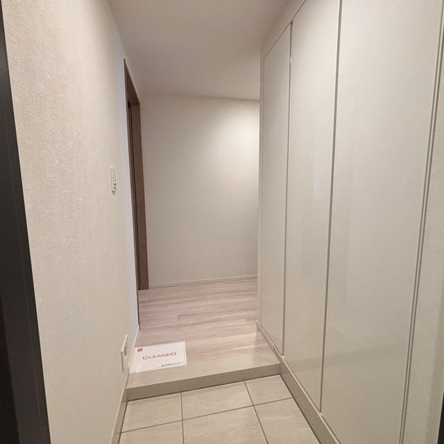 ※写真は同タイプ住戸です。(玄関)