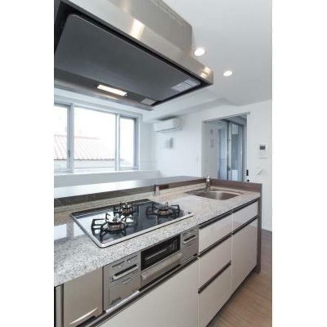 ※写真は同タイプ住戸です。(キッチン)