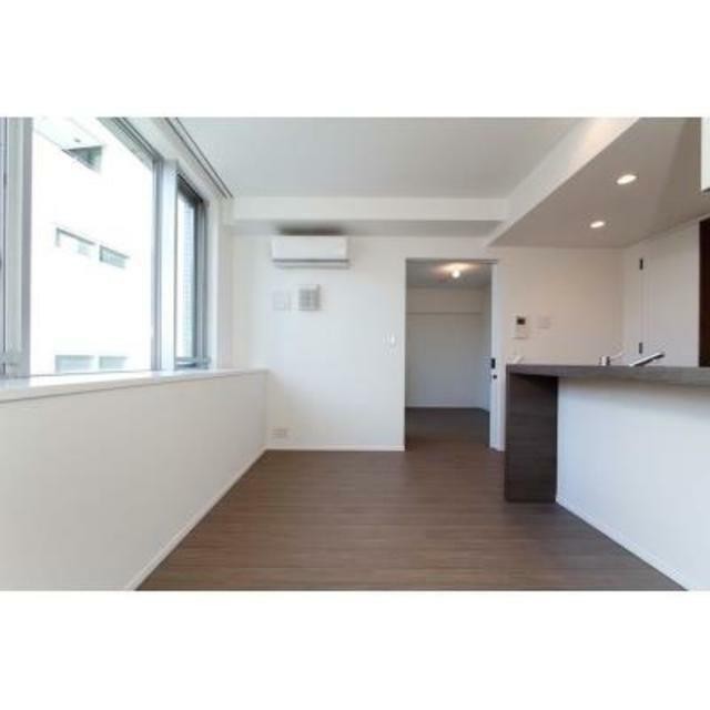 ※写真は同タイプ住戸です。(居間)