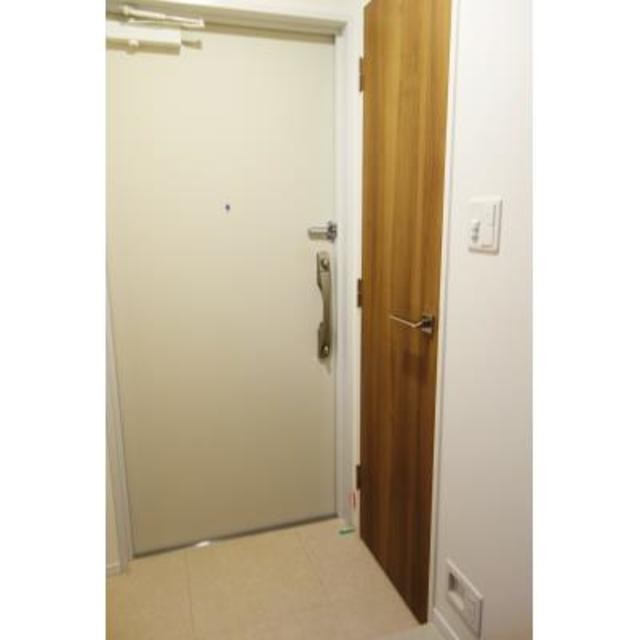 ※写真は同タイプ住戸です。(玄関)