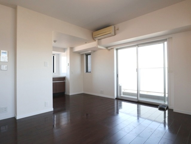 ※写真は同タイプ住戸です。(居間)