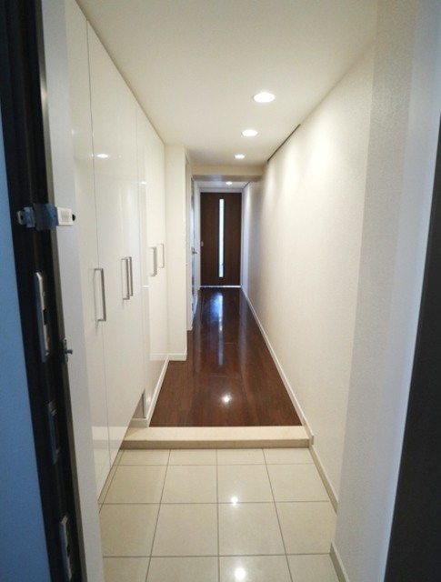 ※写真は同タイプ住戸です。(玄関)