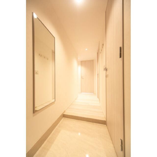 ※写真は同タイプ住戸です。(玄関)