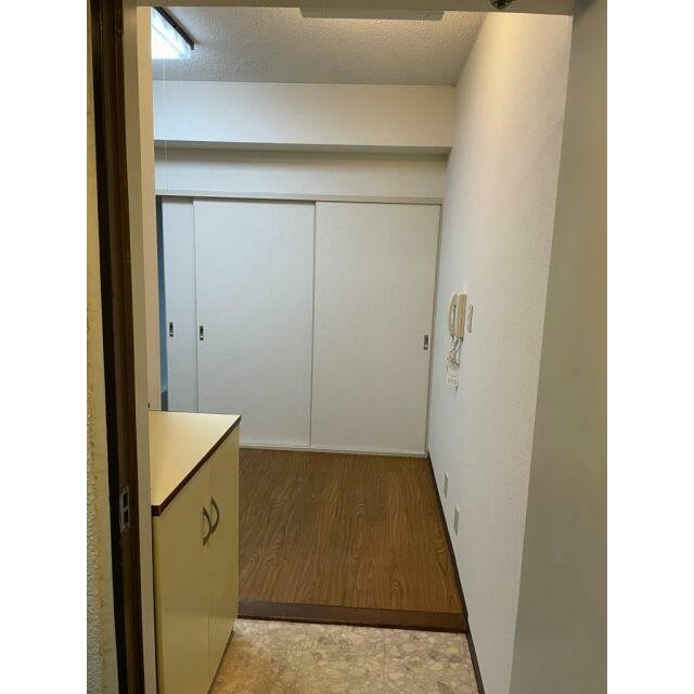 玄関横シューズボックス有り(玄関)