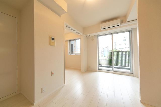 ※写真は同タイプ住戸です。(居間)