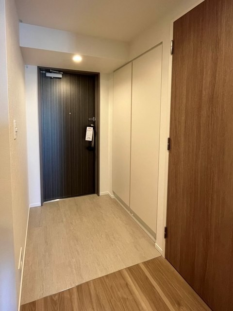 ※写真は同タイプ住戸です。(玄関)