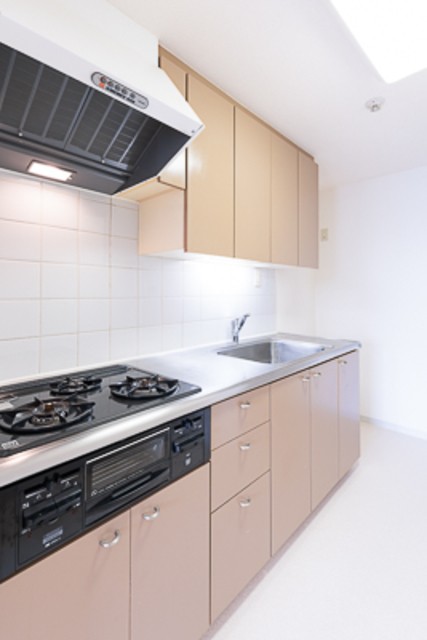 ※写真は同タイプ住戸です。(キッチン)