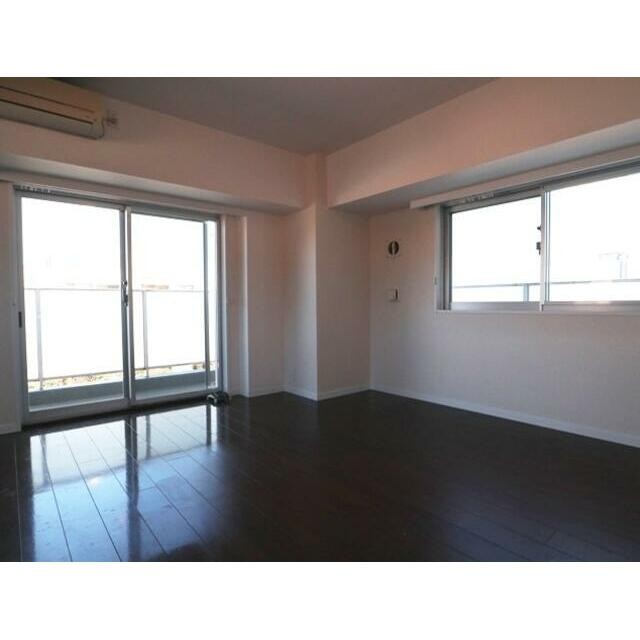 ※写真は同タイプ住戸です。(居間)