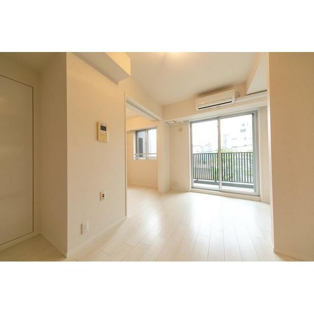 ※写真は同タイプ住戸です。(居間)