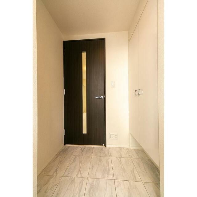 ※写真は同タイプ住戸です。(玄関)