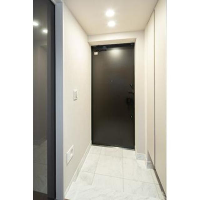 ※写真は同タイプ住戸です。(玄関)