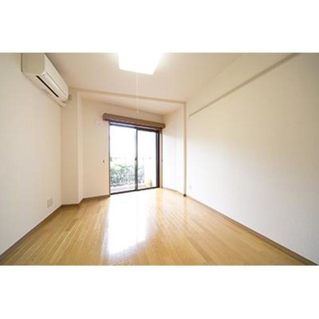 ※写真は同タイプ住戸です。(居間)