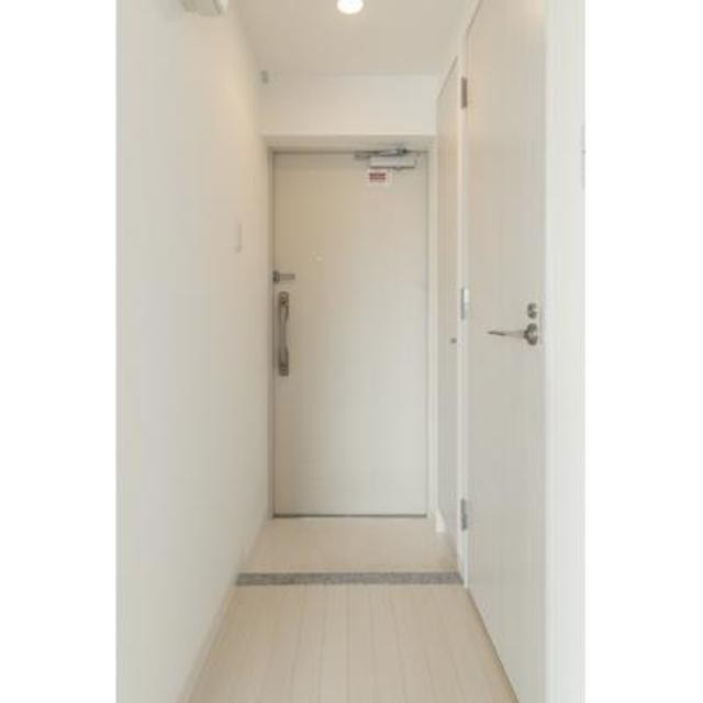 ※写真は同タイプ住戸です。(玄関)