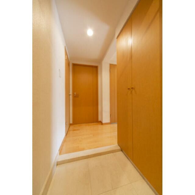 ※写真は同タイプ住戸です。(玄関)