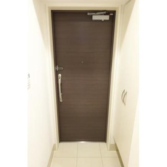 ※写真は同タイプ住戸です。(玄関)