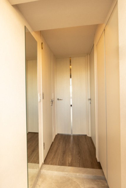 ※写真は同タイプ住戸です。(玄関)