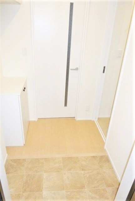 ※同仕様住戸を含む。(玄関)