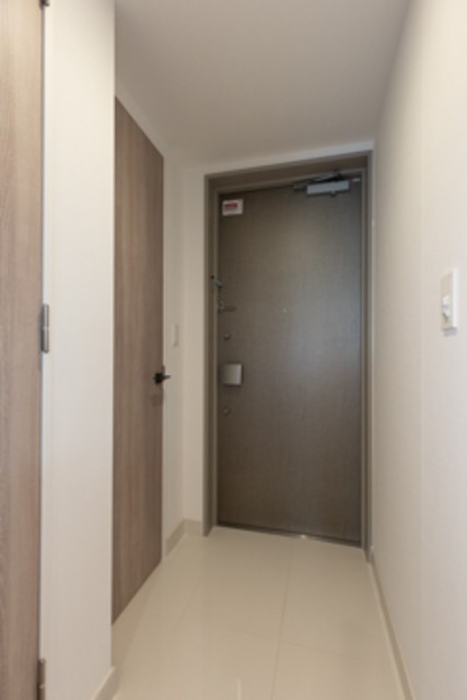 ※写真は同タイプ住戸です。(玄関)