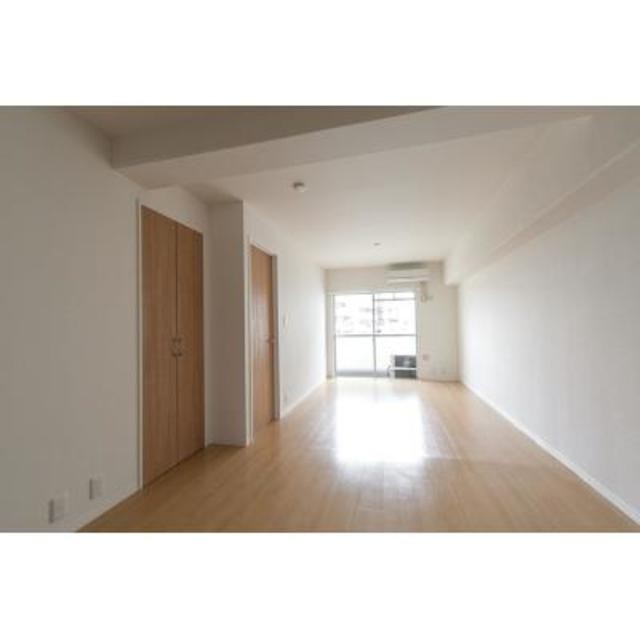 ※写真は同タイプ住戸です。(居間)