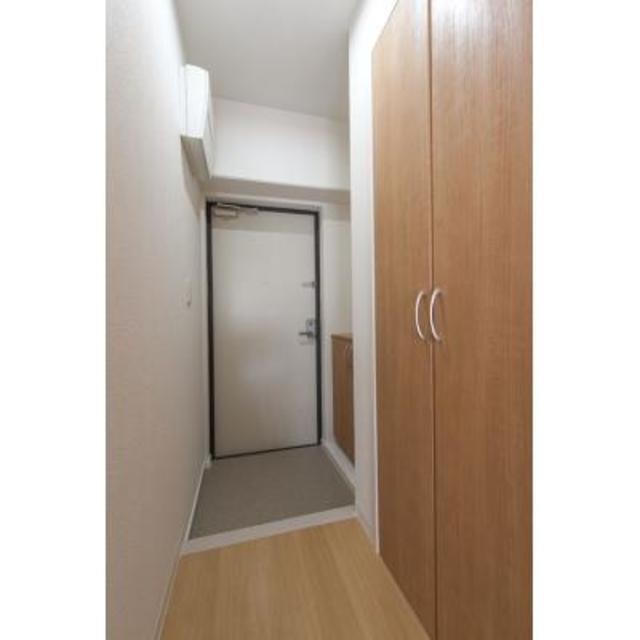 ※写真は同タイプ住戸です。(玄関)