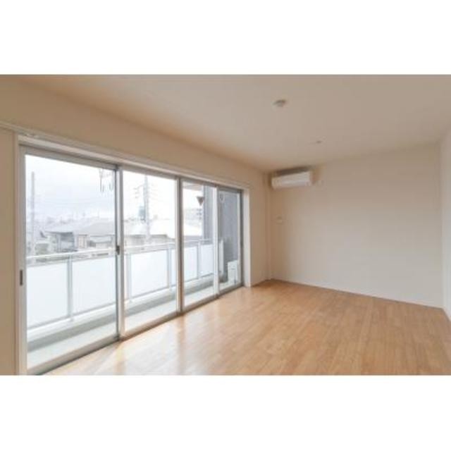 ※写真は同タイプ住戸です。(居間)