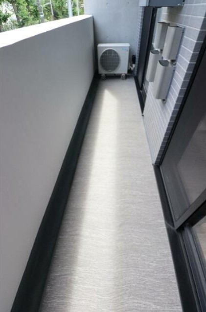 ※別号室のため室内フローリング等配色が異なります。