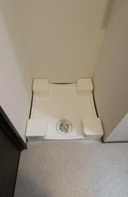 ※別号室のため室内フローリング等配色が異なります。