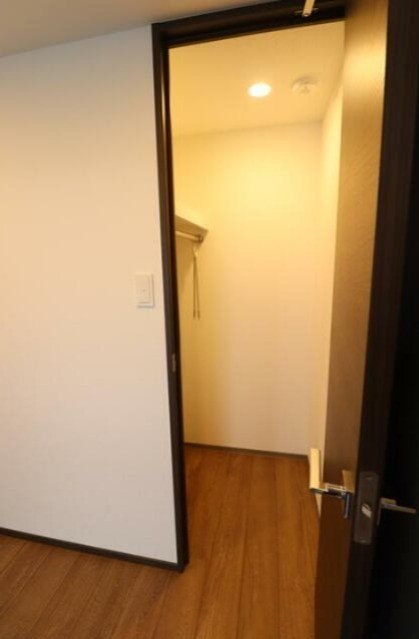 ※別号室のため室内フローリング等配色が異なります。(内装)