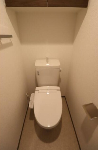 ※別号室のため室内フローリング等配色が異なります。(内装)