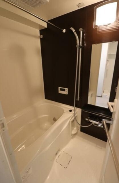 ※別号室のため室内フローリング等配色が異なります。(風呂)