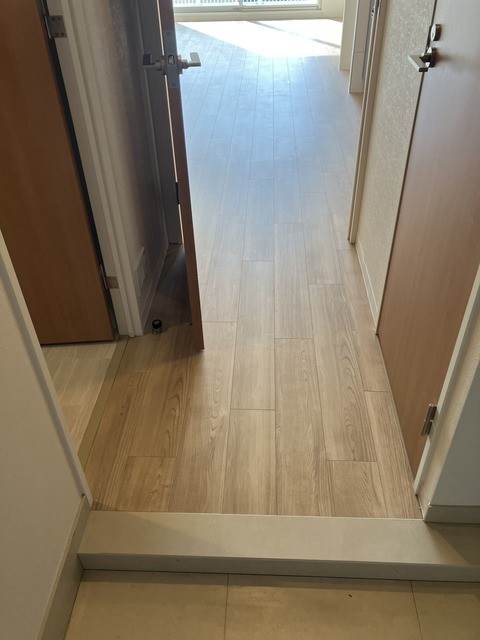 ※写真は同タイプ住戸です。(玄関)