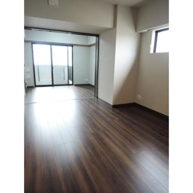 ※写真は同タイプ住戸です。(居間)