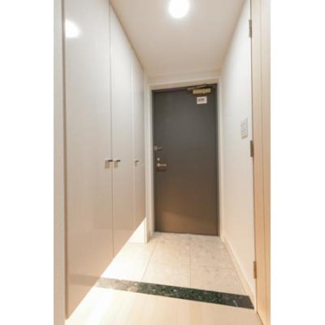 ※写真は同タイプ住戸です。(玄関)