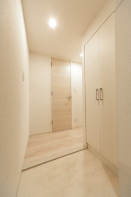 ※写真は同タイプ住戸です。(玄関)