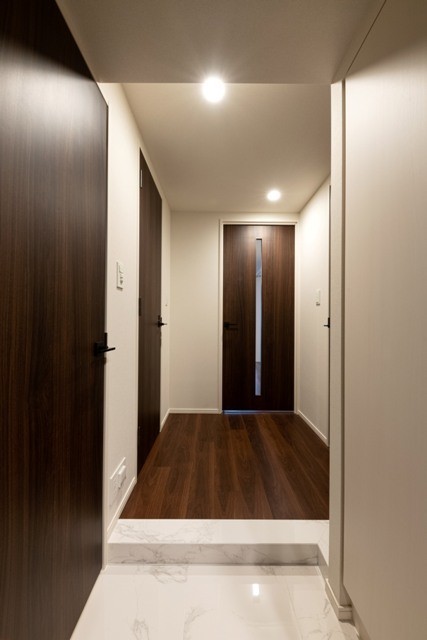 ※写真は同タイプ住戸です。(玄関)