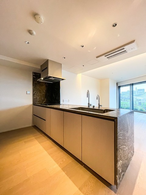 ※写真は同タイプ住戸です。(キッチン)