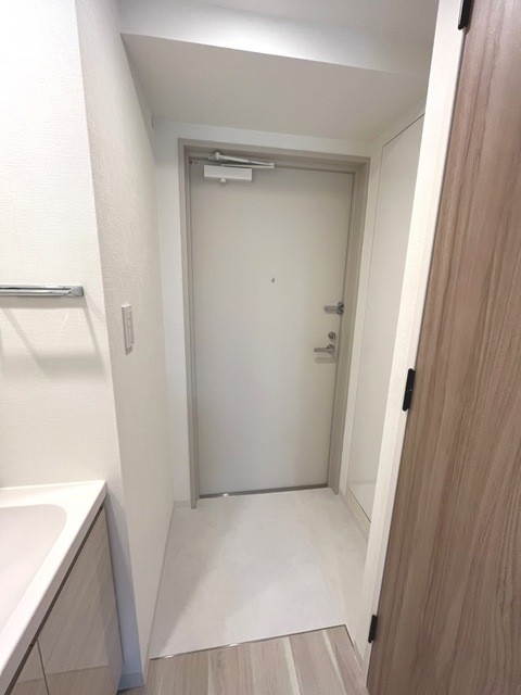 ※写真は同タイプ住戸です。(玄関)