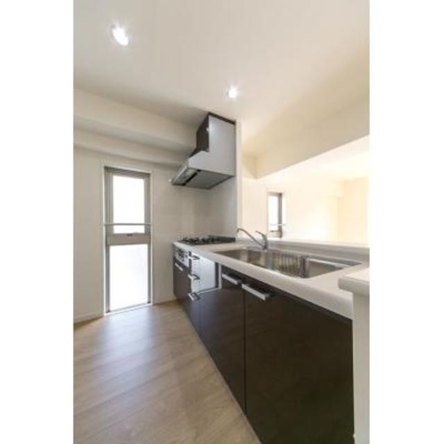 ※写真は同タイプ住戸です。(キッチン)