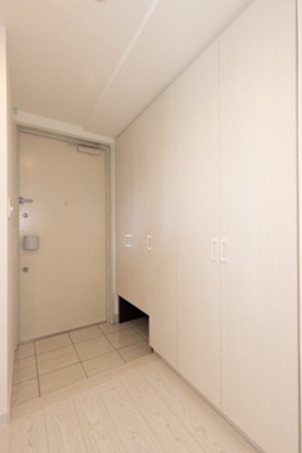 ※写真は同タイプ住戸です。(玄関)