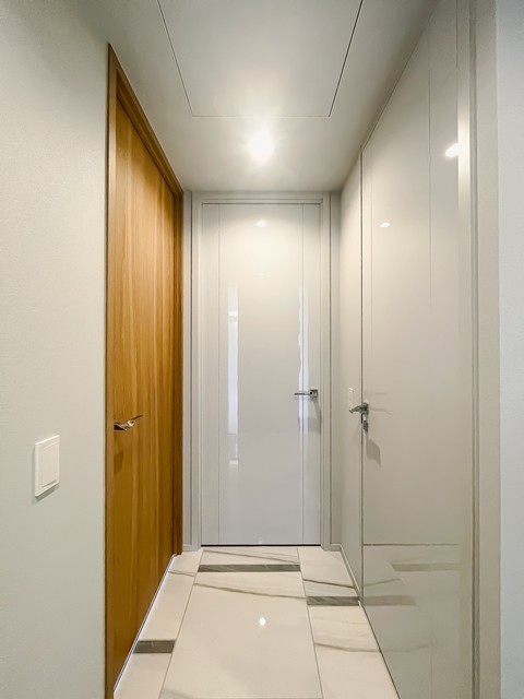 ※写真は同タイプ住戸です。(玄関)