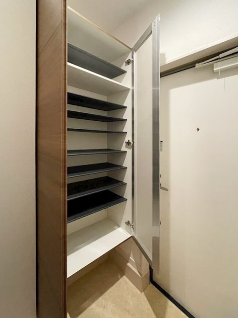 ※同仕様写真含む(玄関)