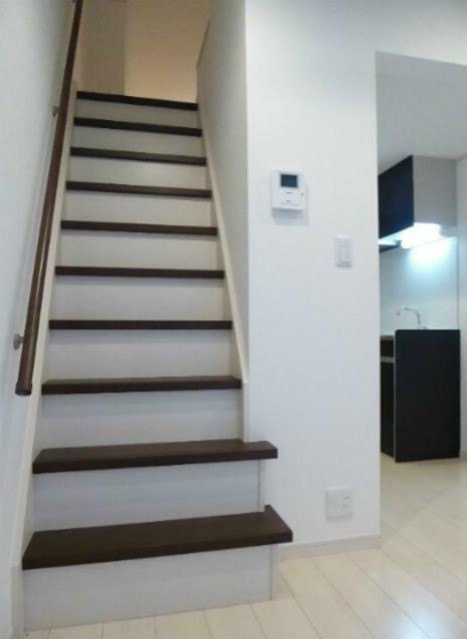 珍しい階段式！2階建てのようで使いやすいと好評です♪