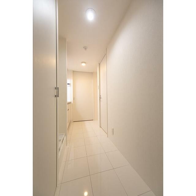 ※写真は同タイプ住戸です。(玄関)