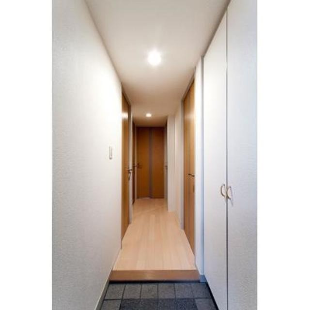 ※同仕様写真含む(玄関)