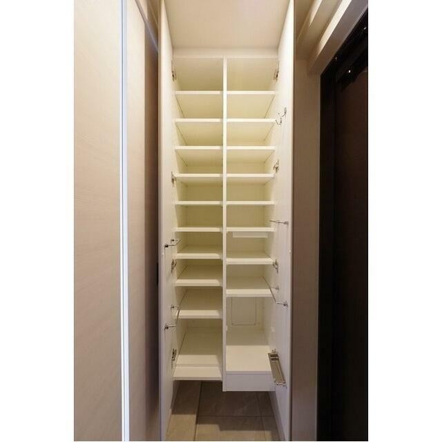 シューズボックス