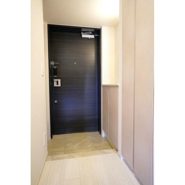 ※写真は同タイプ住戸です。(玄関)