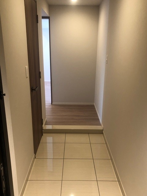 ※写真は同タイプ住戸です。(玄関)