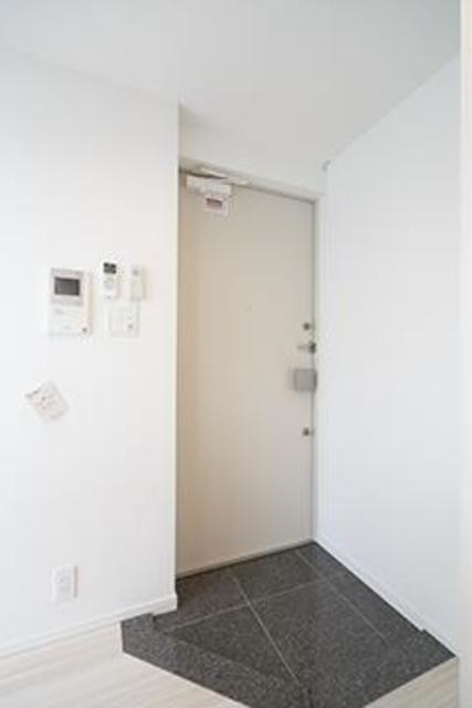 ※写真は同タイプ住戸です。(玄関)